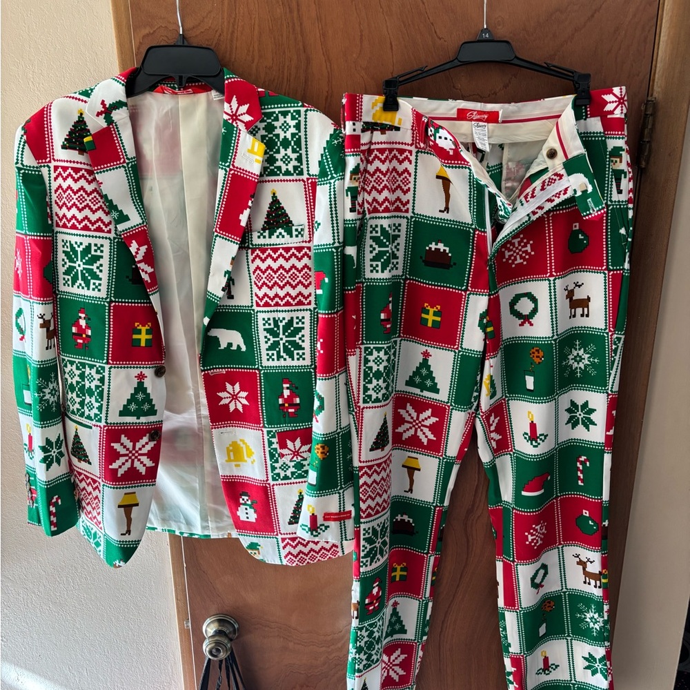 Shinesty Festive Christmas Suit - Red, Green, White